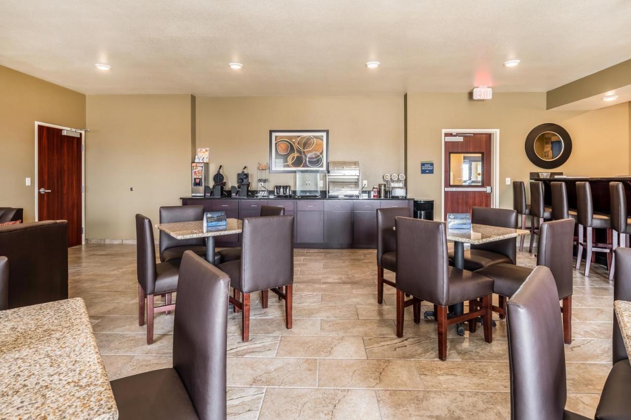 Cobblestone Inn & Suites - Kermit Exterior photo